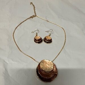 Gold Tone & Brown Necklace/choker & Earring Set. Nice gift set. New.
